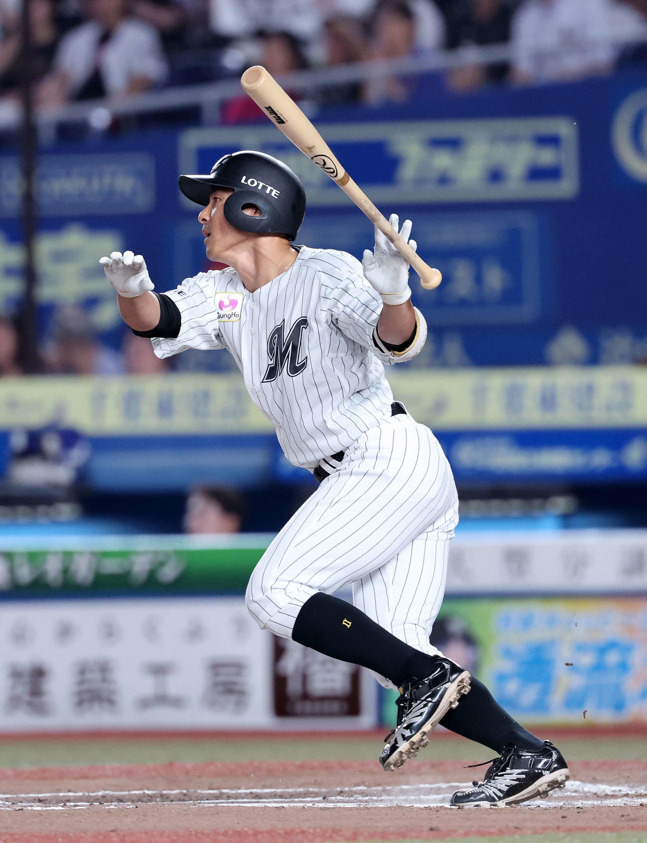 ロッテ対楽天　7回裏ロッテ無死、荻野は右越え三塁打を放つ（撮影・鈴木正人）