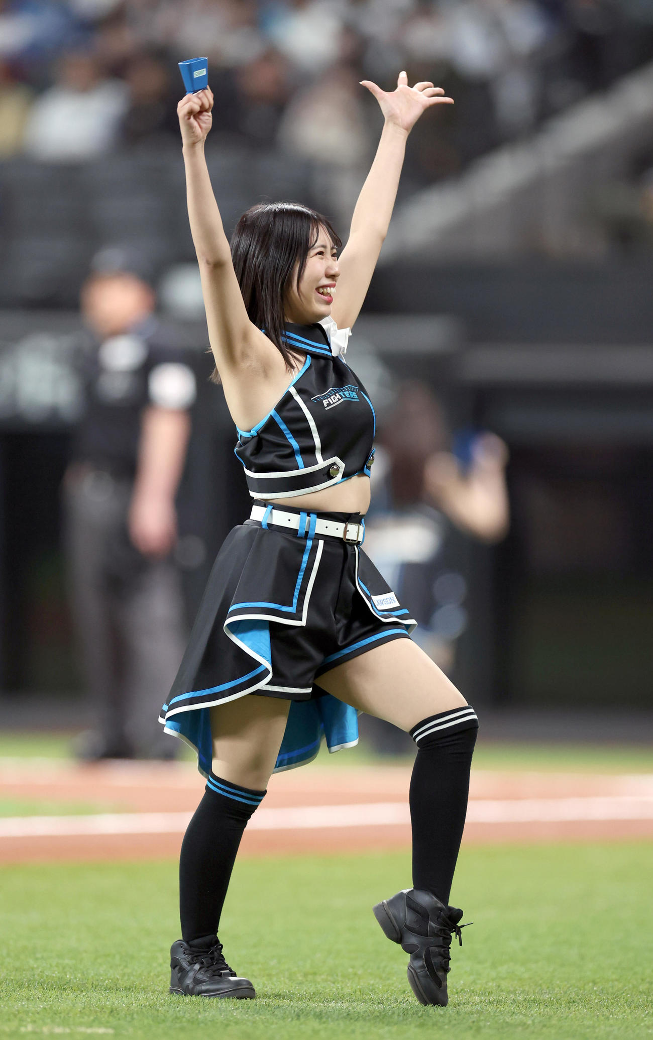 ダンスを踊るファイターズガールの高野実