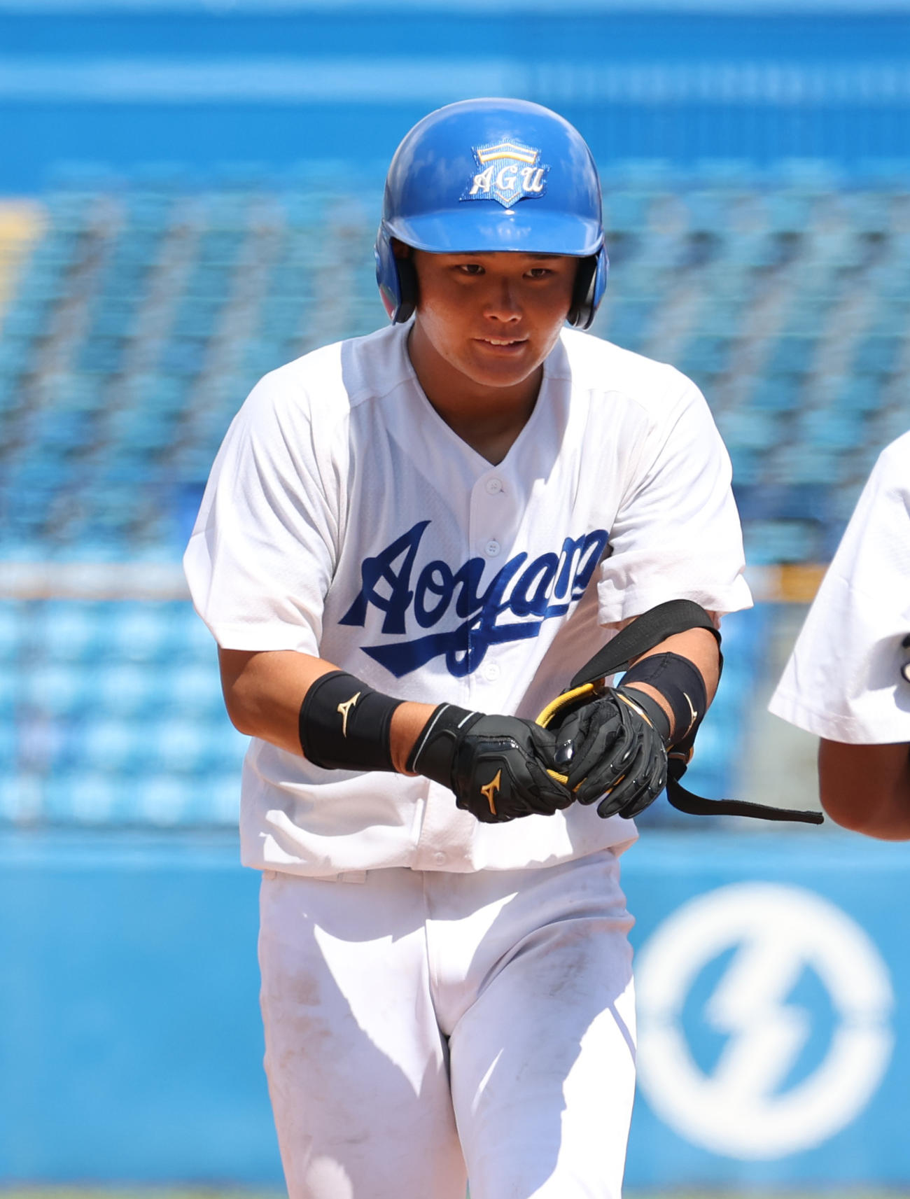 青学大対国学院大　5回表青学大1死三塁、渡部は中前に適時打を放つ（撮影・柴田隆二）