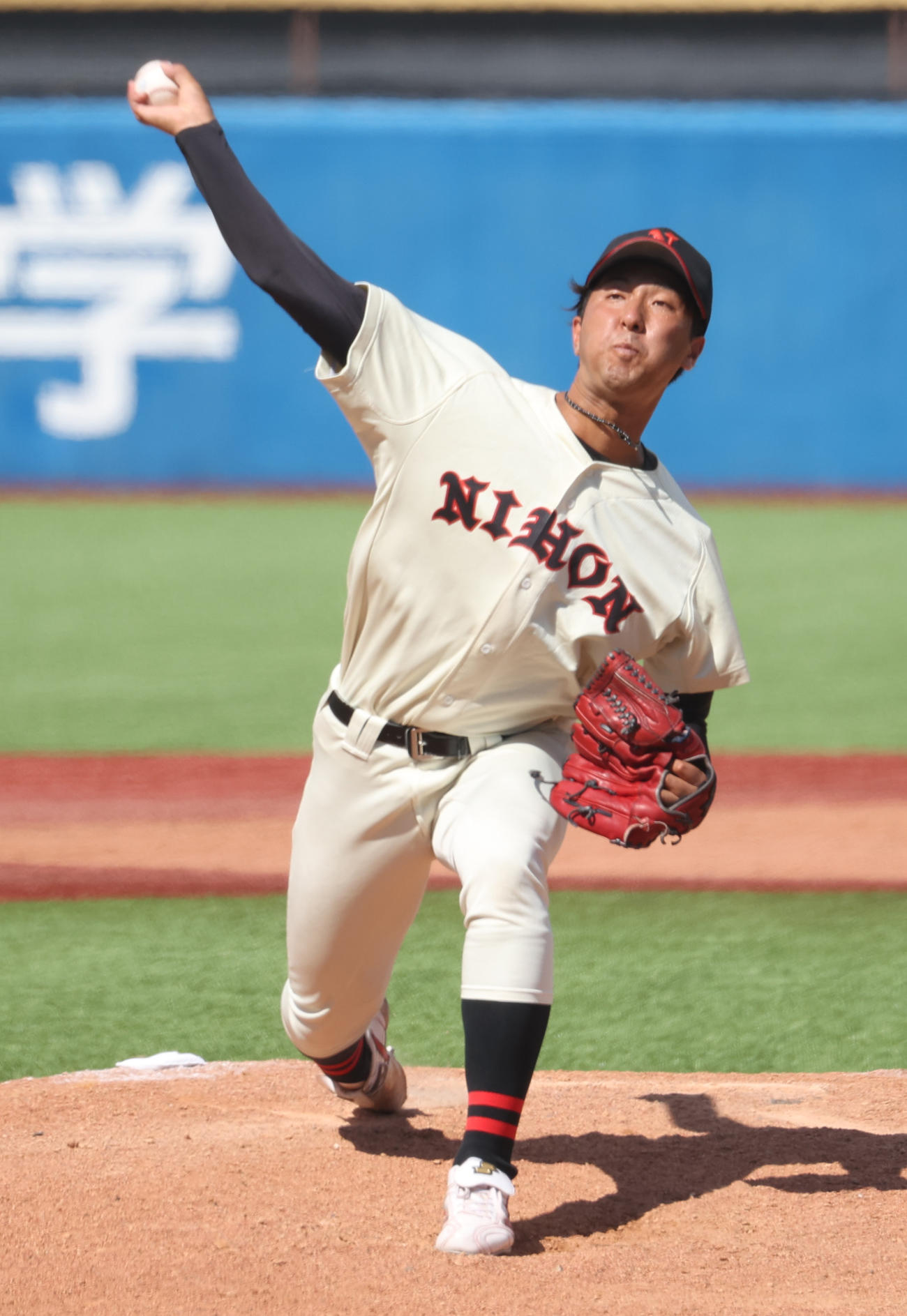 中大対日大　好投する日大・市川（撮影・柴田隆二）