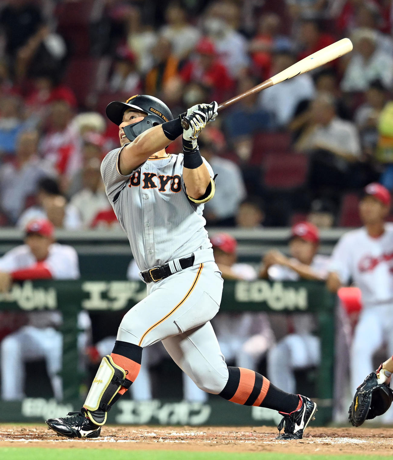 23年8月18日、広島戦でプロ初本塁打となる左越え2点本塁打を放つ浅野翔吾