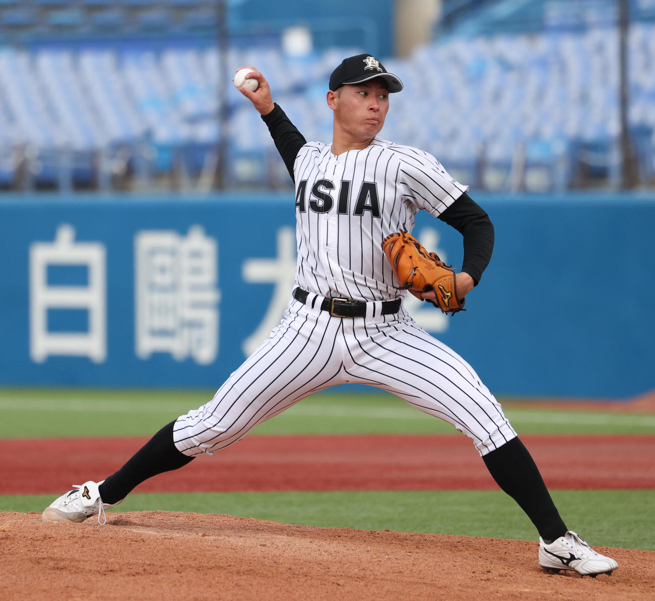亜大対東農大　先発した亜大・北嶋（撮影・柴田隆二）