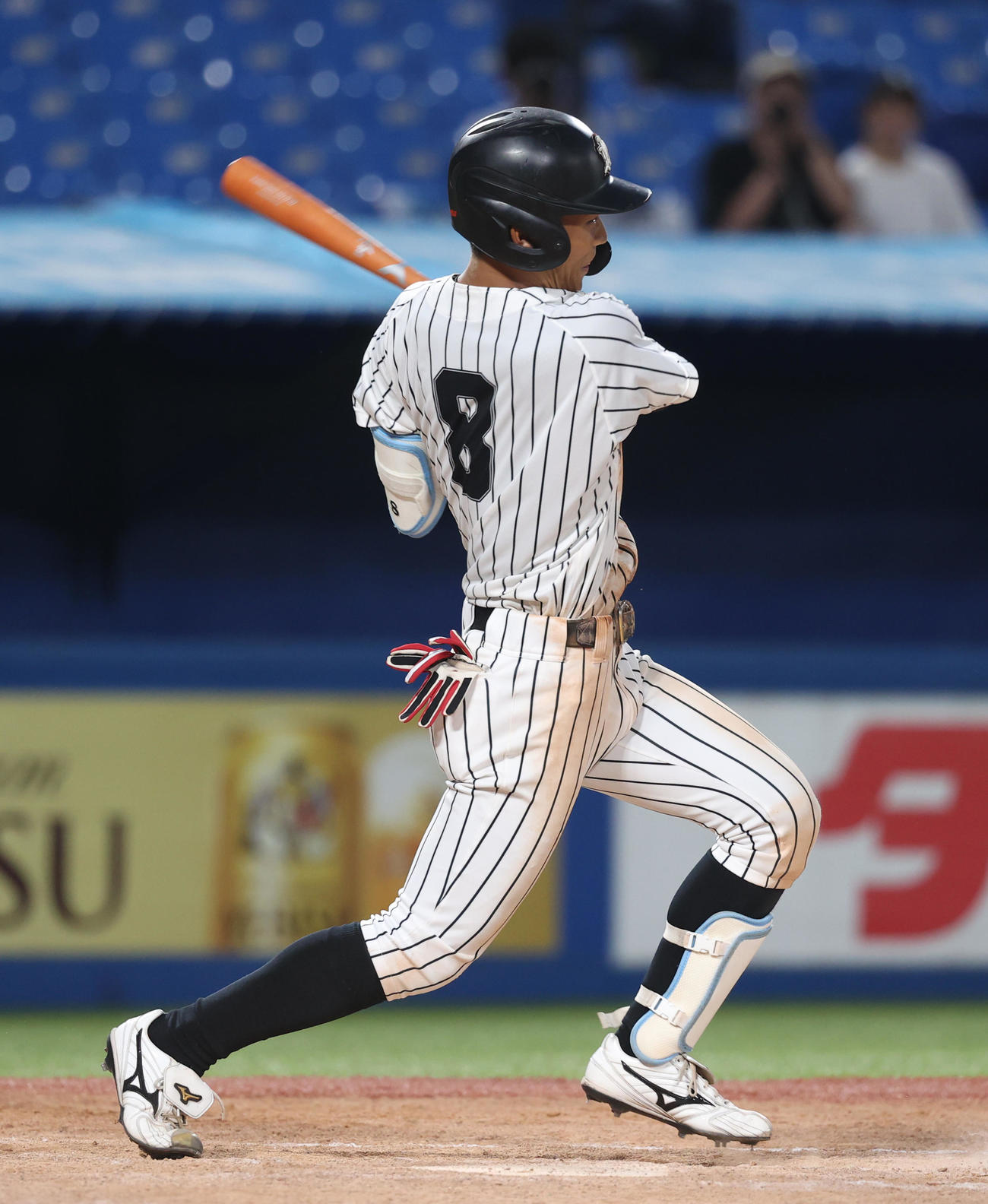 亜大対東農大　9回表亜大1死三塁、杉山は左前に適時打を放つ（撮影・柴田隆二）