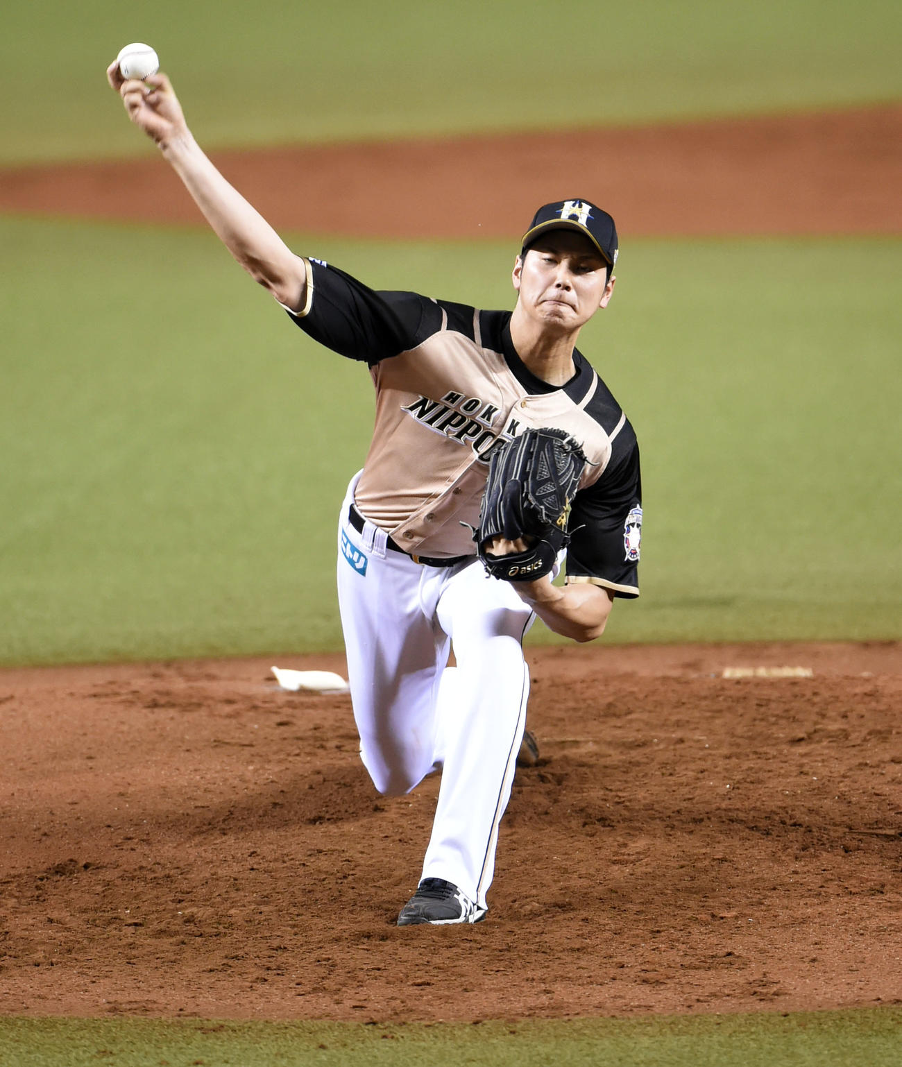 西武対日本ハム　力投する日本ハム先発の大谷（2015年7月24日）
