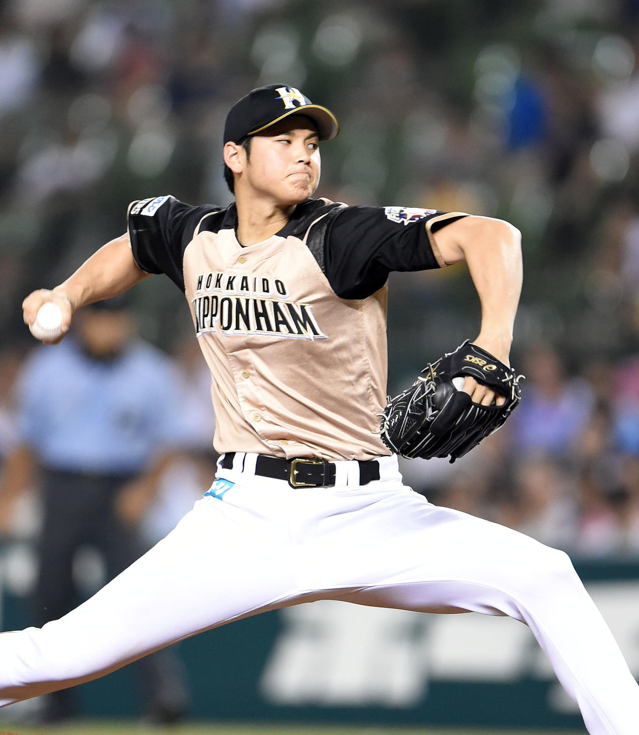 西武対日本ハム　力投する日本ハム先発の大谷（2015年7月24日）
