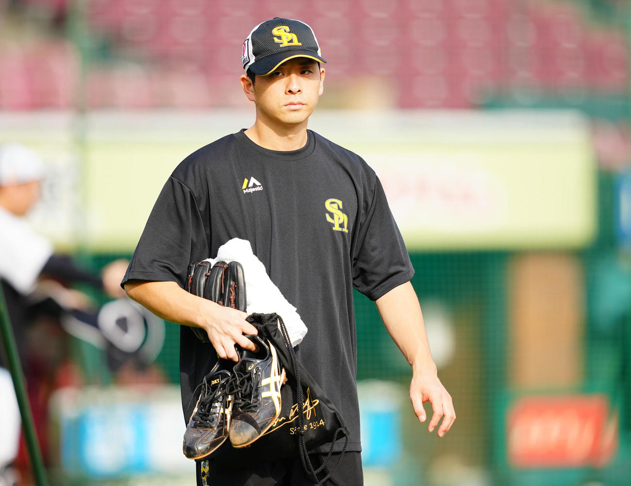 楽天対ソフトバンク　試合前練習に臨むソフトバンク大関（撮影・垰建太）