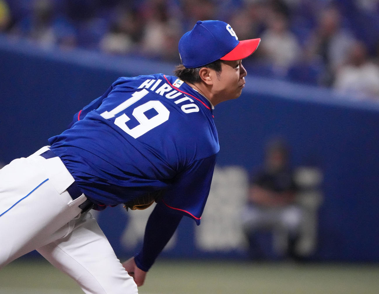 中日対ヤクルト　1回表、登板する中日先発の高橋宏（撮影・森本幸一）