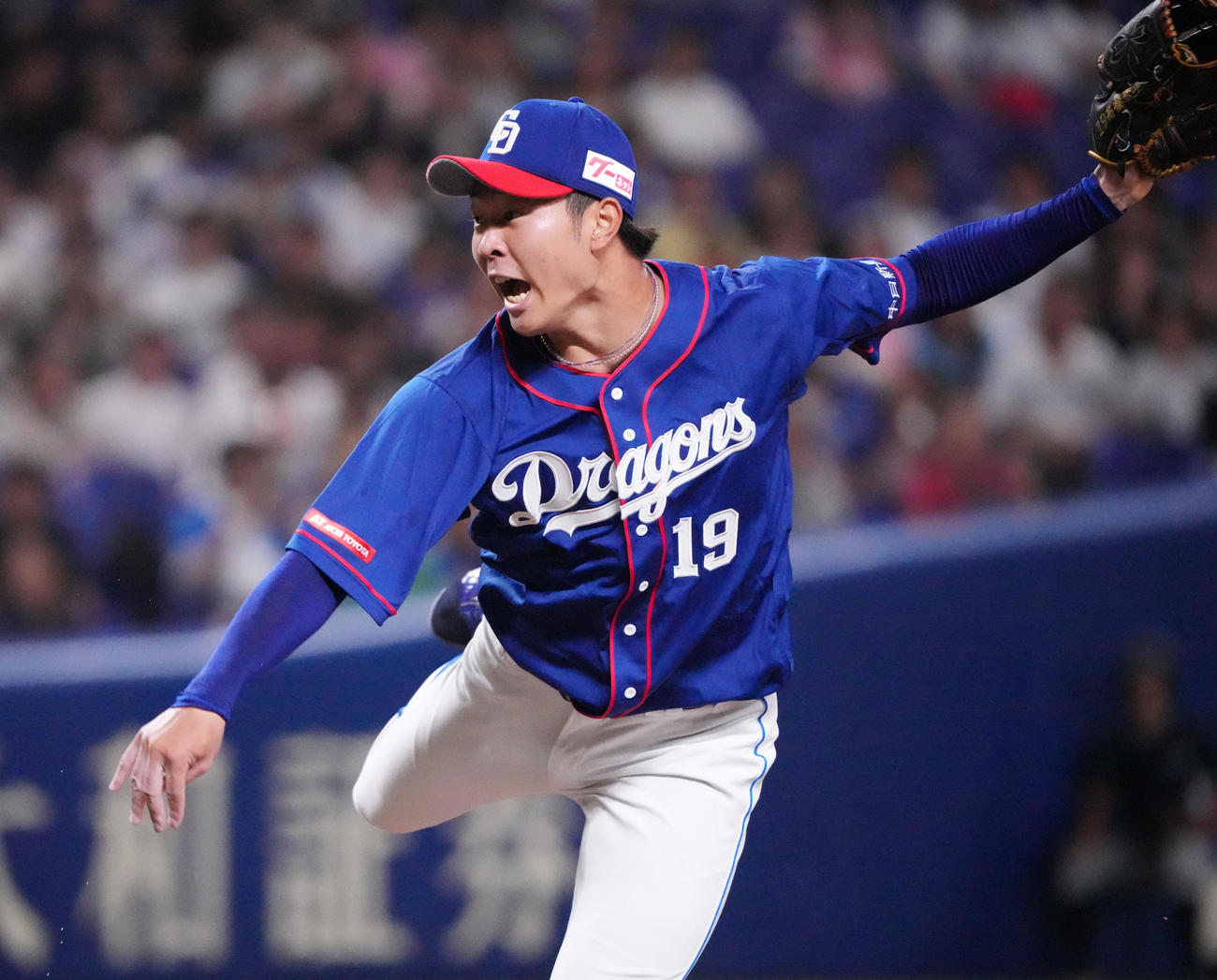 中日対ヤクルト　7回表ヤクルト2死、声を出し力投する中日先発の高橋宏（撮影・森本幸一）