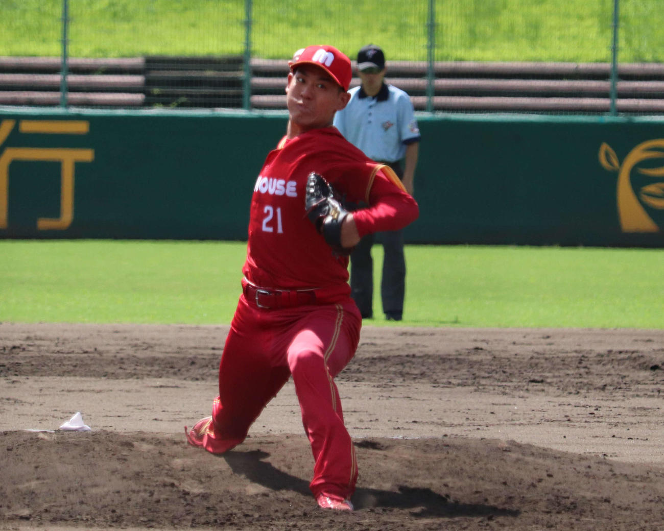 日本生命との3回戦　9回2失点完投勝利を納めた、ミキハウス・桜井（撮影・中島麗）