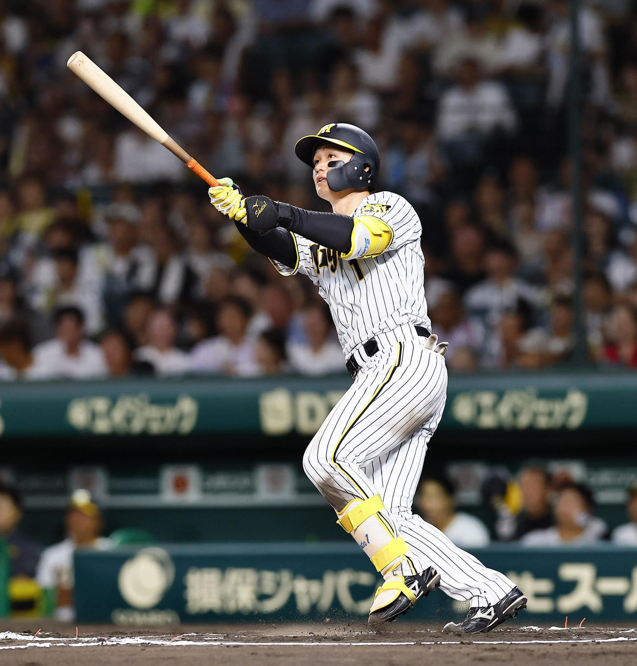 阪神対DeNA 6回裏阪神無死、森下は左越えに本塁打を放つ（撮影・藤尾明華）