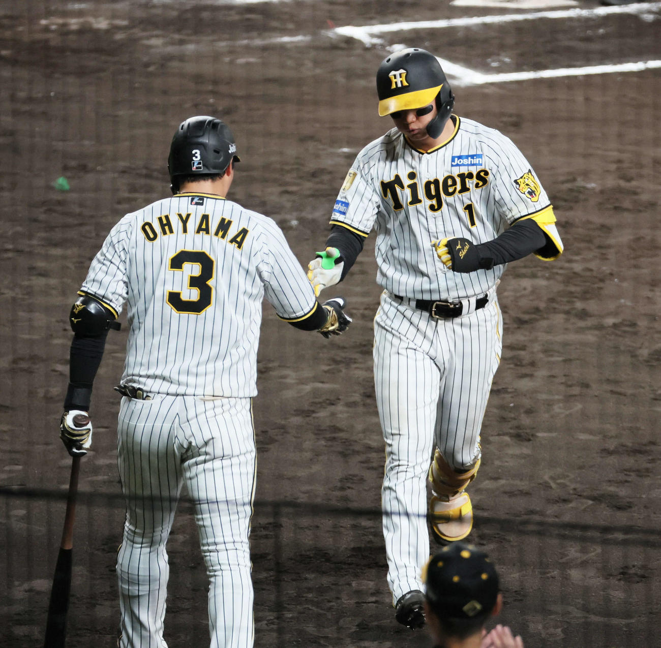 阪神対DeNA 6回裏阪神無死、森下は左越え本塁打を放つ（撮影・宮崎幸一）