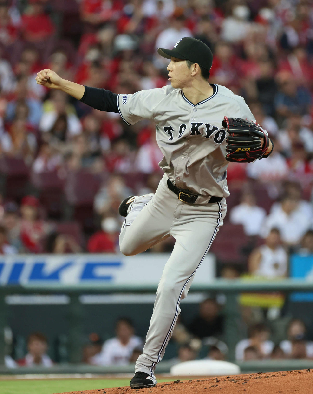 広島対巨人　巨人先発の戸郷（撮影・加藤孝規）