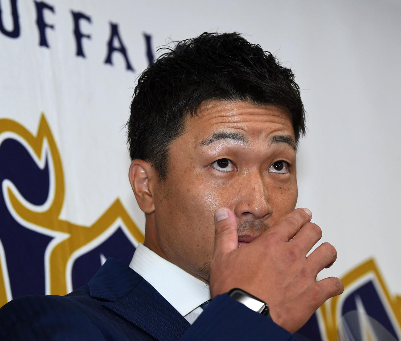 引退会見を行ったオリックス安達（撮影・前岡正明）