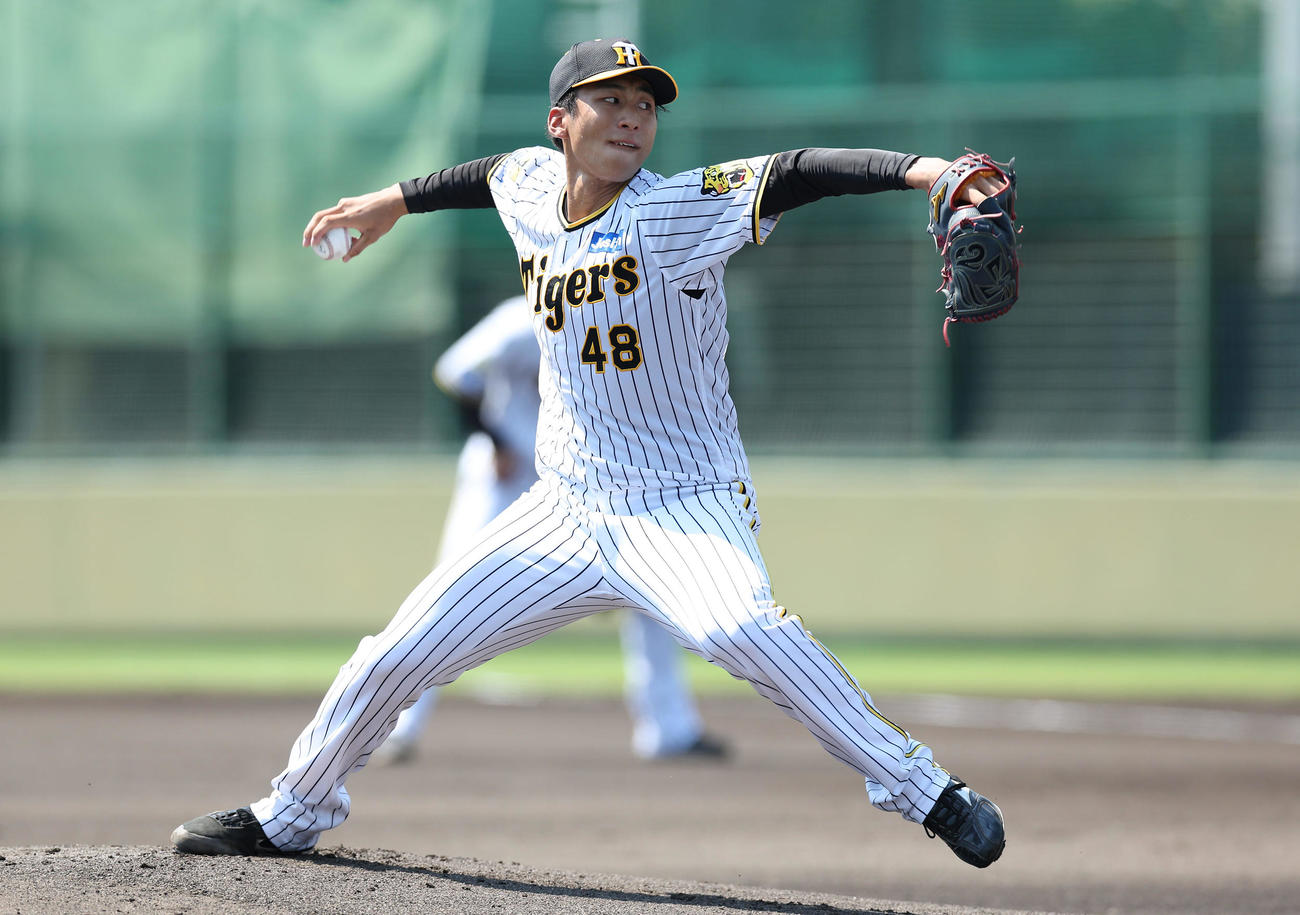 阪神対くふうハヤテ　阪神先発の茨木（撮影・前田充）