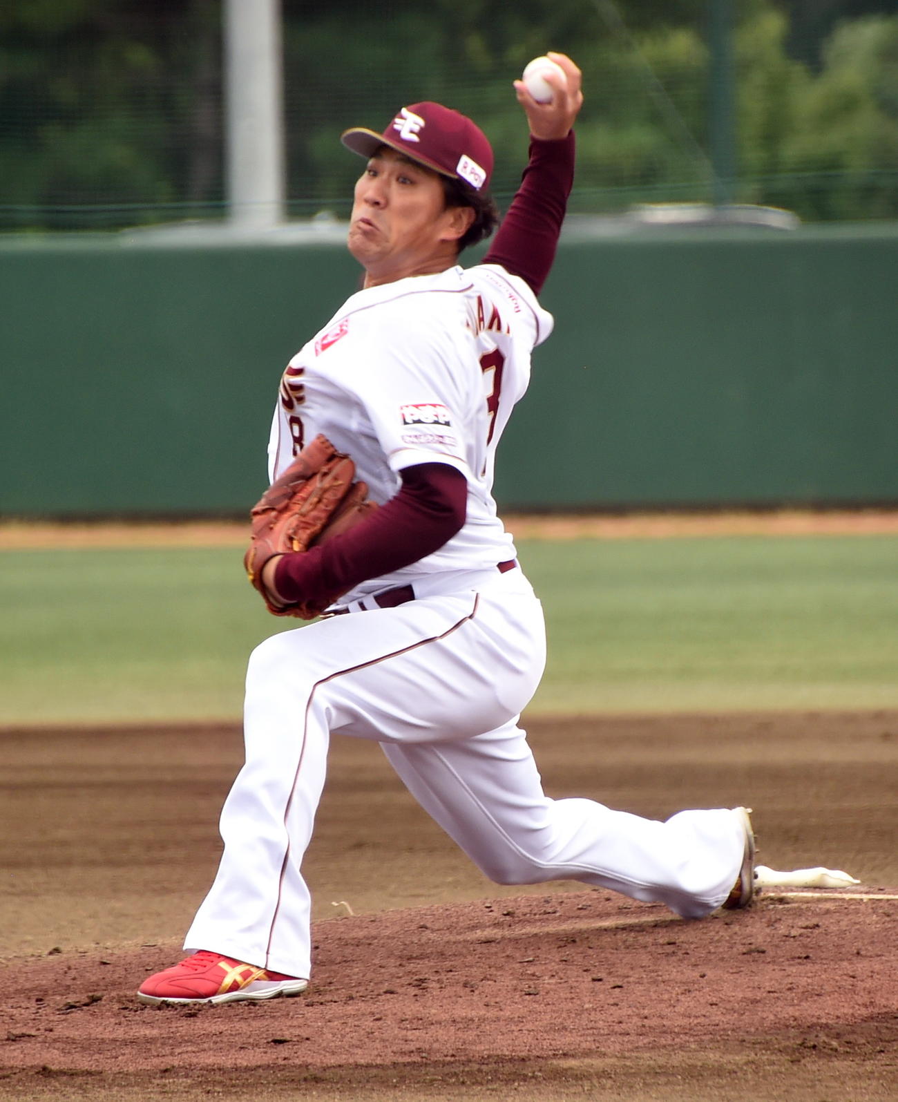 楽天対日本ハム　力投する楽天田中将（撮影・山田愛斗）