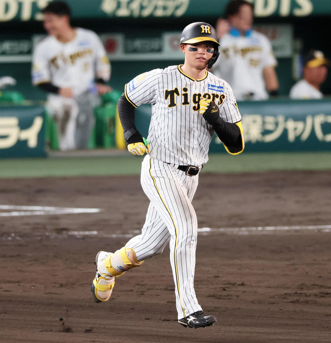 阪神対広島　7回裏阪神2死、森下は左越えソロ本塁打を放つ（撮影・加藤哉）
