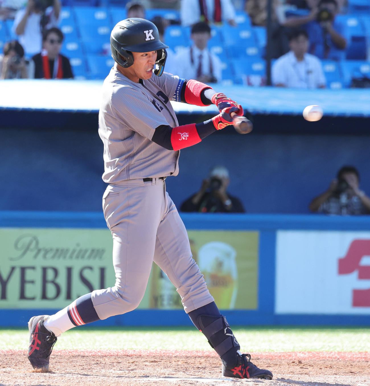慶大対立大　4回表慶大1死、左飛に倒れる清原（撮影・野上伸悟）