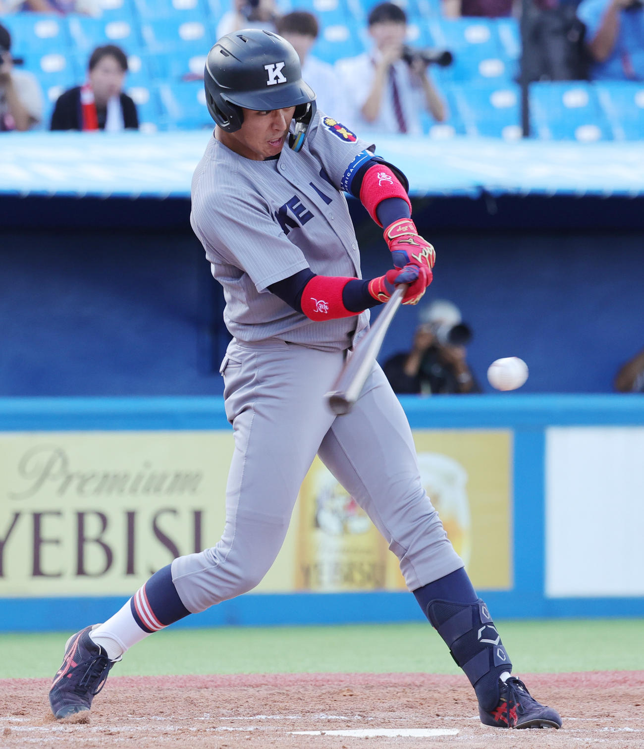 慶大対立大　2回表慶大無死、遊ゴロに倒れる清原（撮影・野上伸悟）