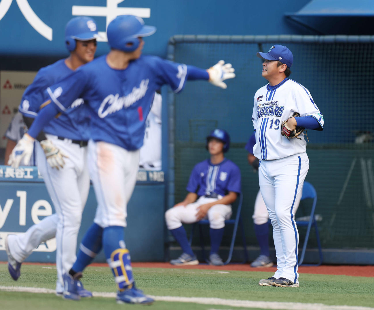 DeNA対中日　6回表中日1死一、二塁、福谷に左2点適時二塁打を許した山崎（撮影・宮地輝）