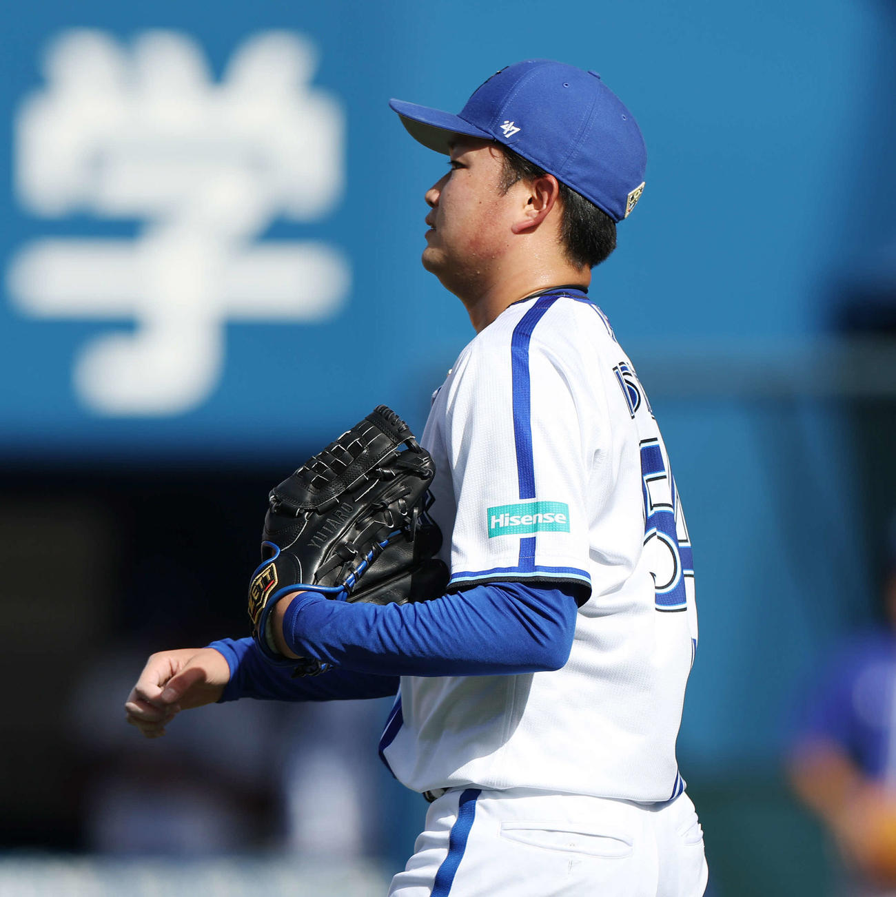 DeNA対中日　3回表中日2死二塁、細川に右前適時打を浴びた石田裕（撮影・宮地輝）