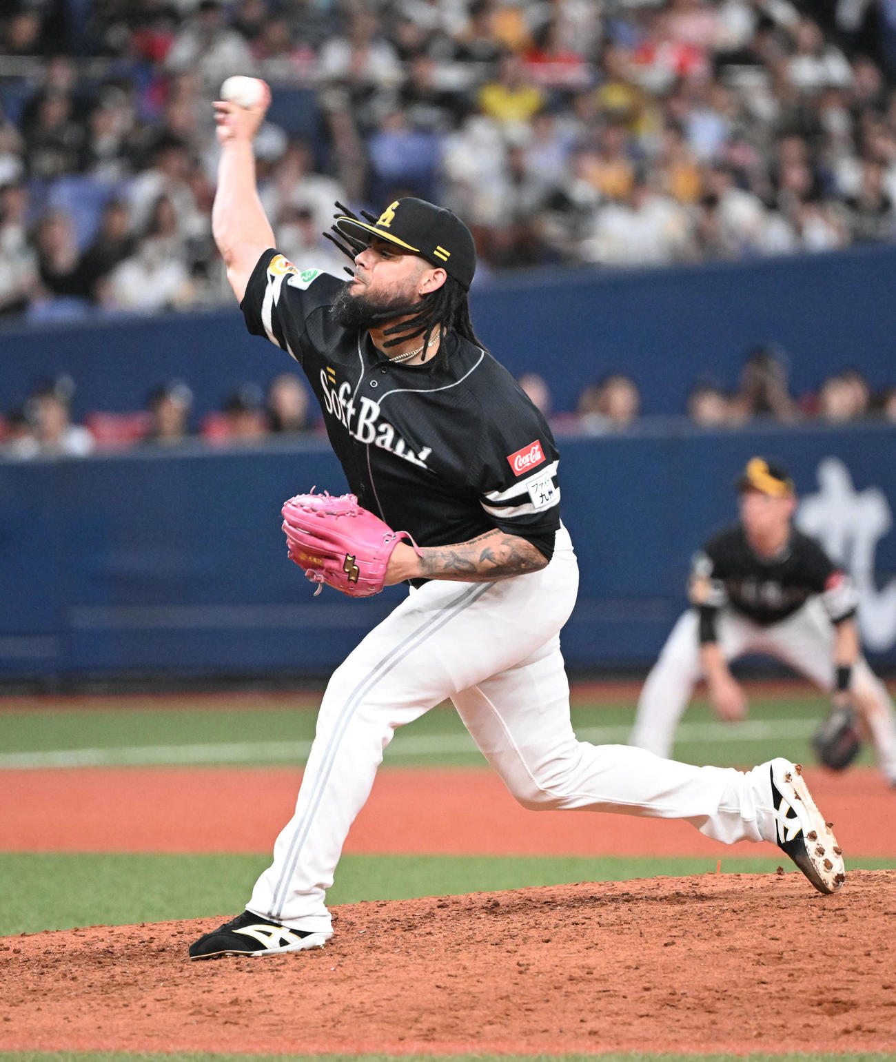 オリックス対ソフトバンク　9回に登板するソフトバンク・オスナ（撮影・和賀正仁）