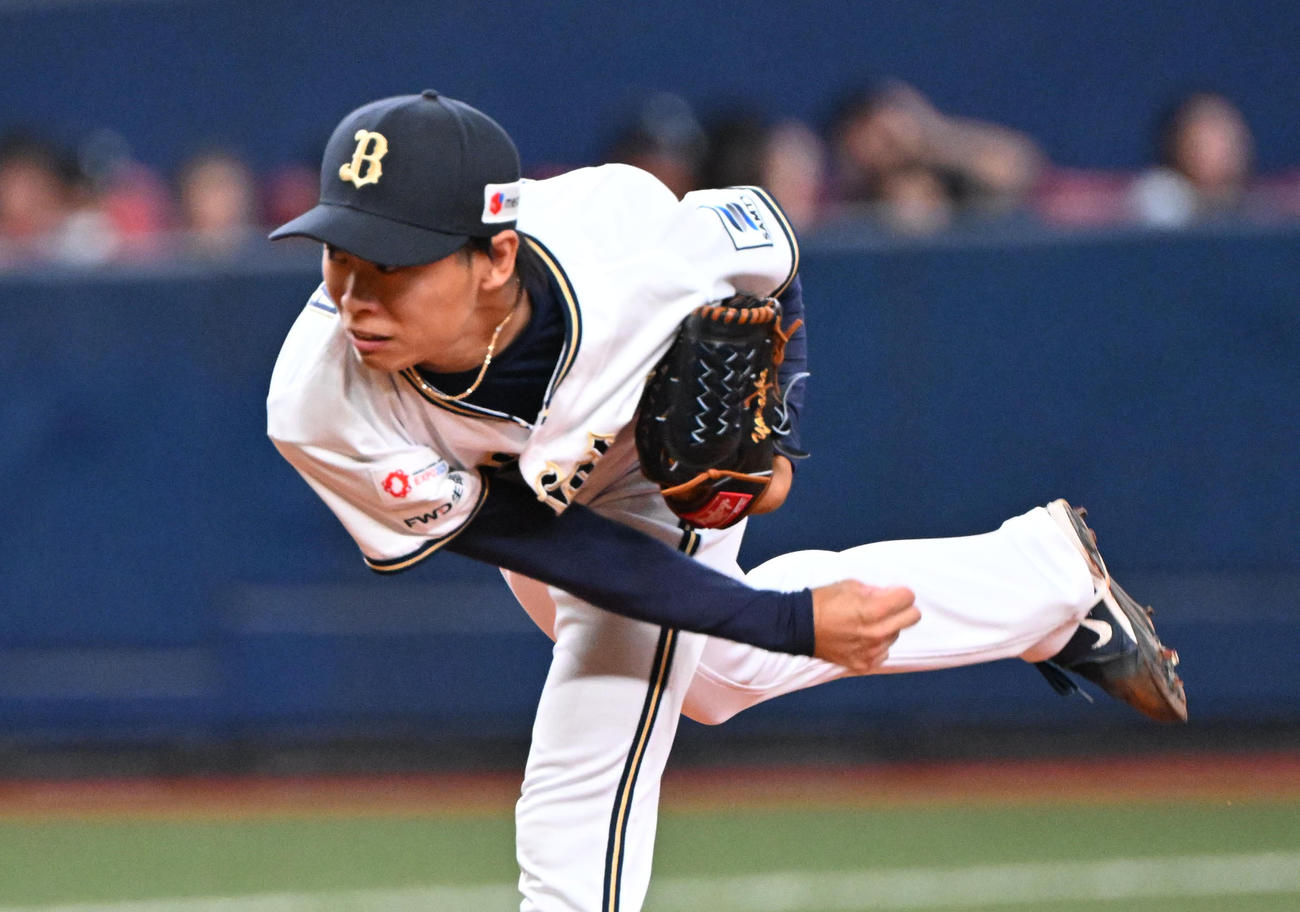 オリックス対ソフトバンク　7回に登板するオリックス山岡（撮影・和賀正仁）
