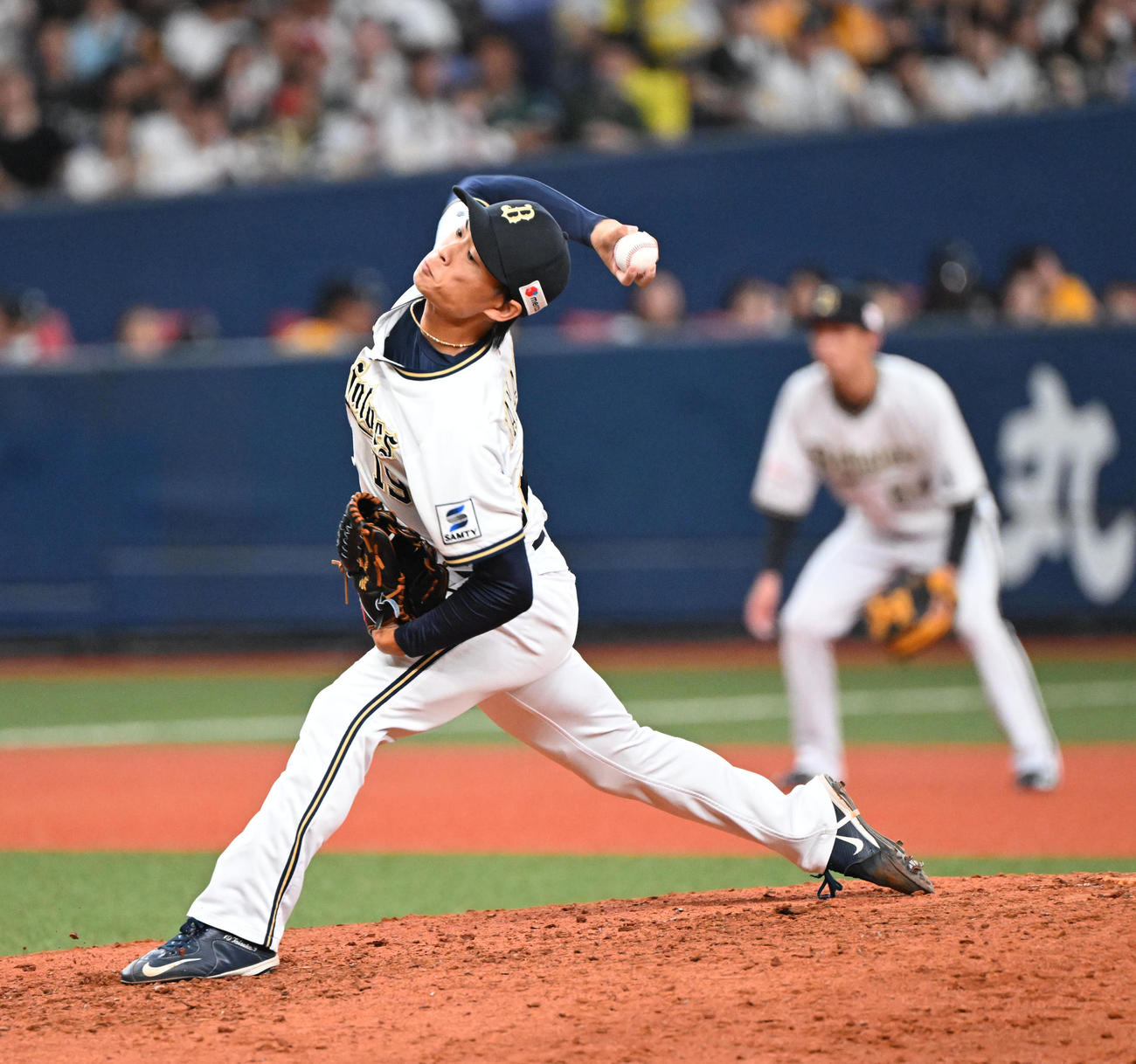 オリックス対ソフトバンク　7回に登板するオリックス山岡（撮影・和賀正仁）