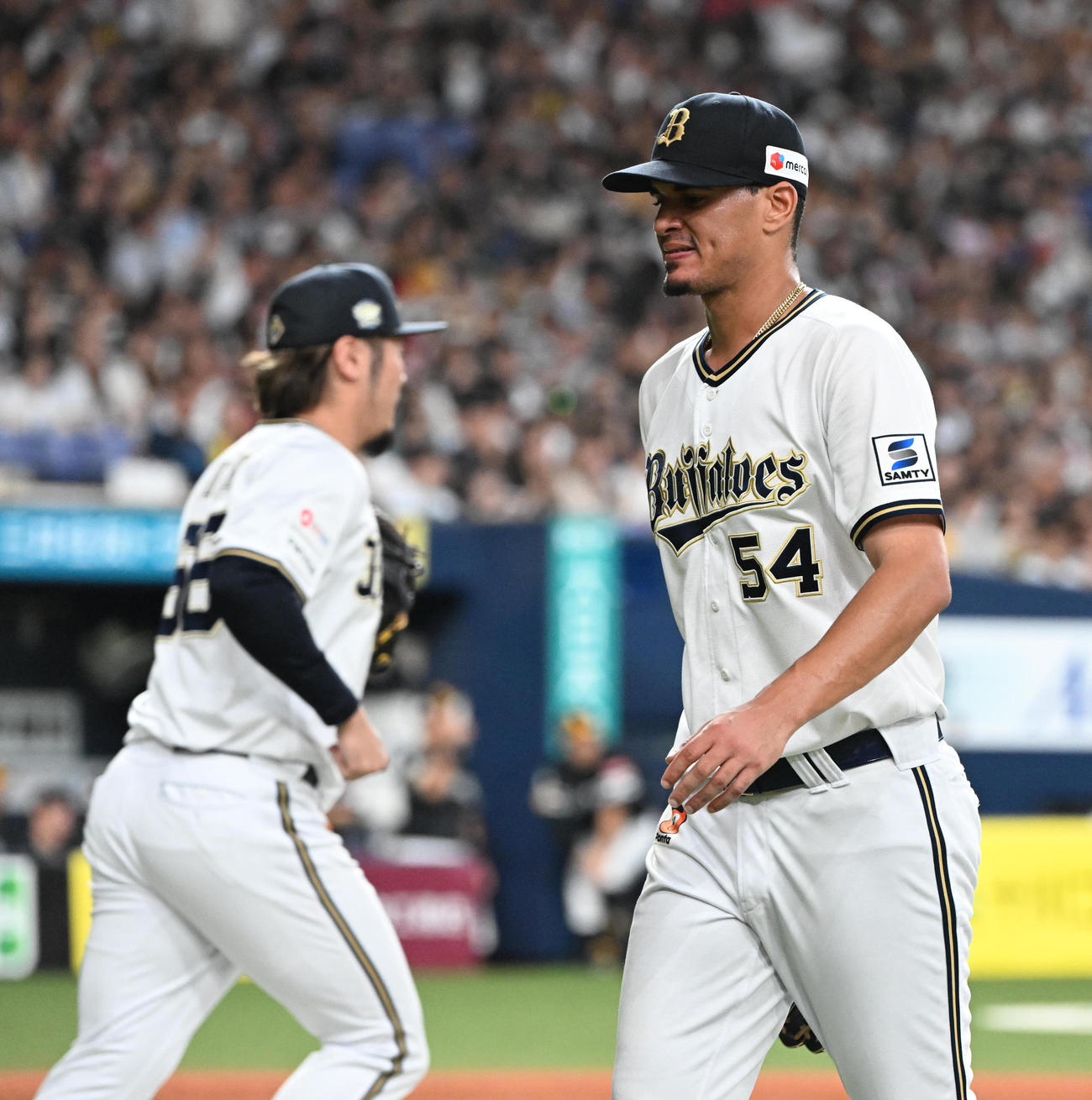 オリックス対ソフトバンク　5回途中6失点で降板するカスティーヨ（撮影・和賀正仁）