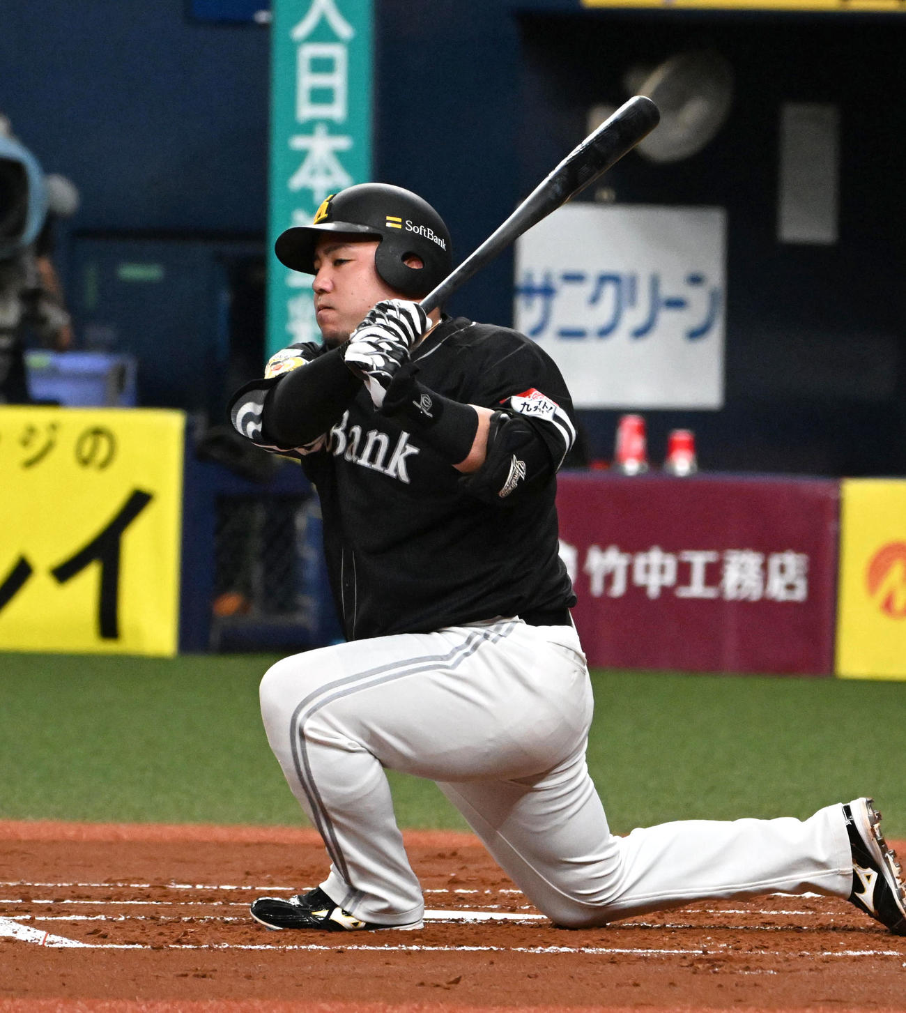 オリックス対ソフトバンク　2回表ソフトバンク無死、山川は空振り三振をする（撮影・石井愛子）