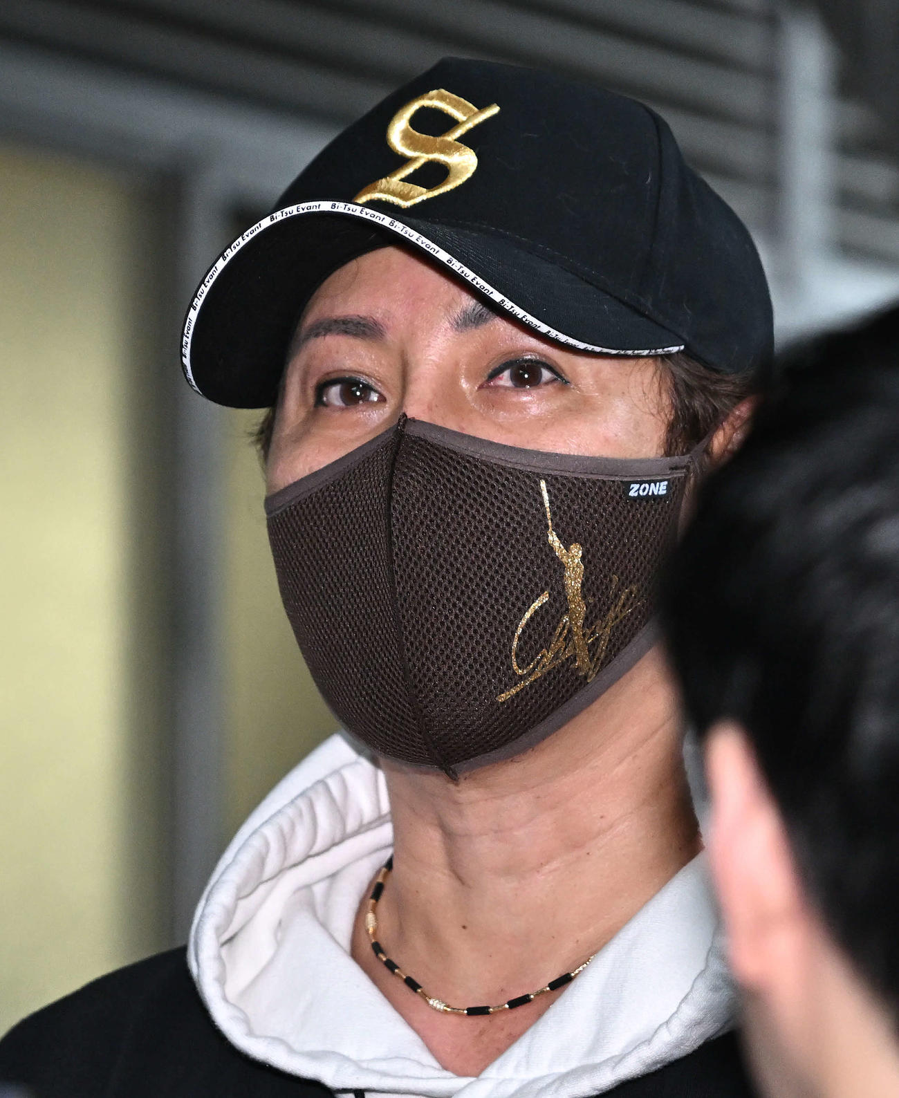 楽天対日本ハム　試合中止となり記者の質問に応じる日本ハム新庄監督（撮影・滝沢徹郎）
