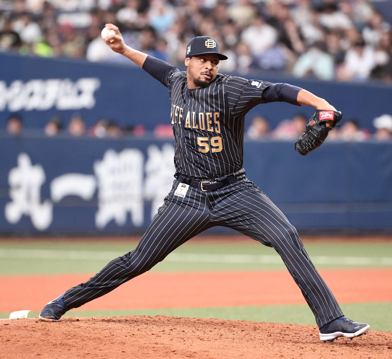 オリックス対ソフトバンク　10回から登板のオリックス3番手ペルドモ（撮影・西尾就之）