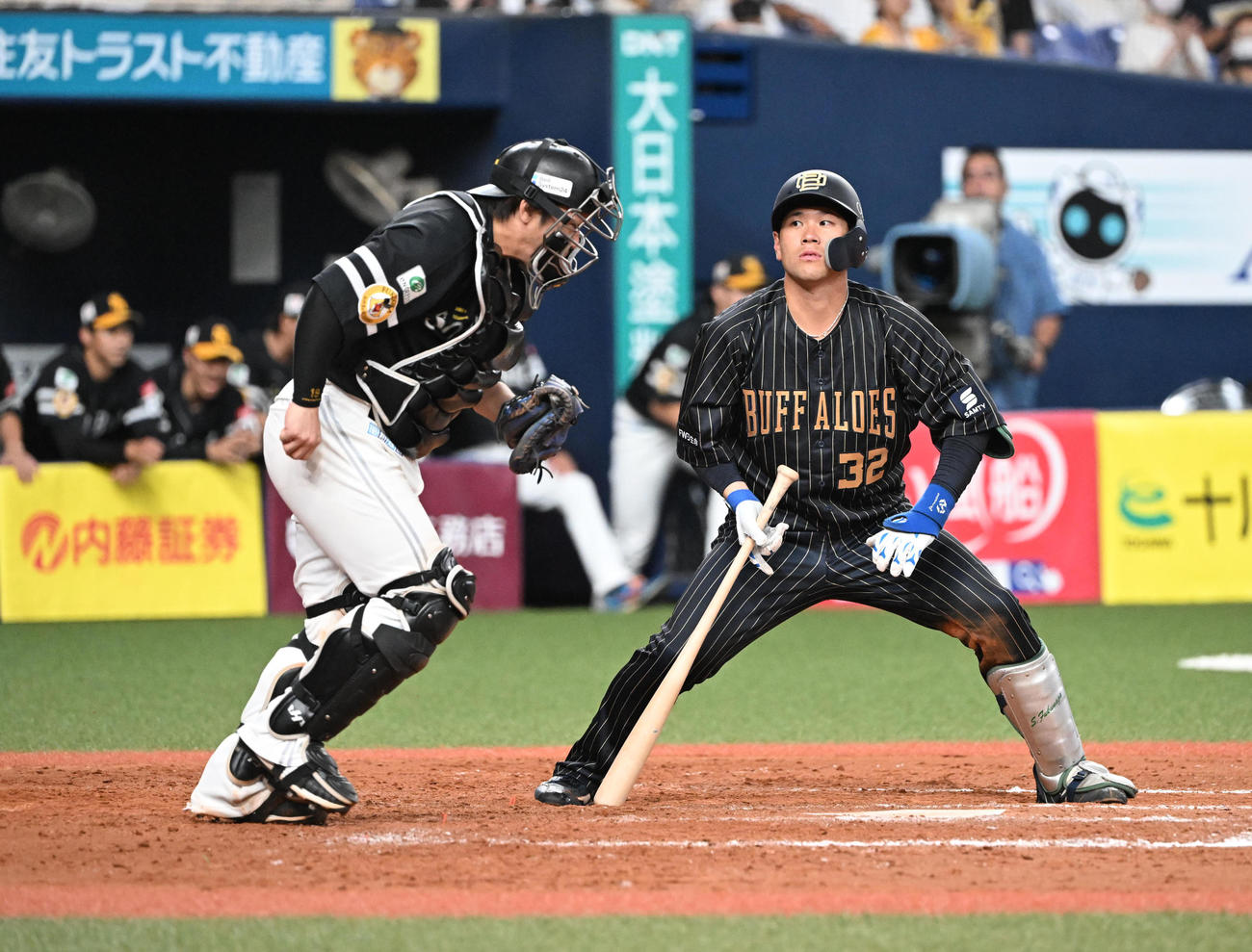 オリックス対ソフトバンク　12回裏オリックス2死、福永は見逃し三振を喫し試合終了となる（撮影・和賀正仁）
