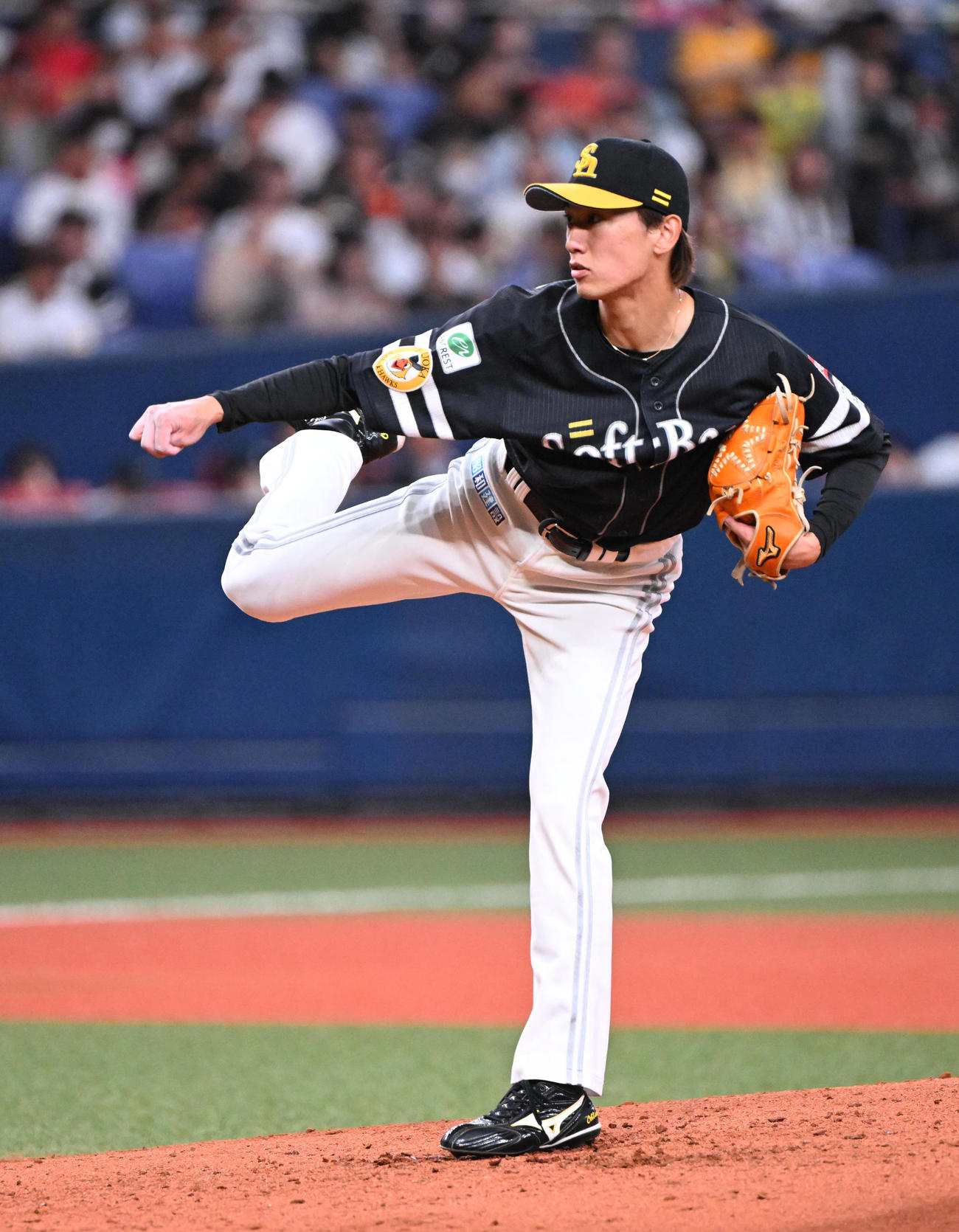 オリックス対ソフトバンク　力投するソフトバンク大津（撮影・和賀正仁）