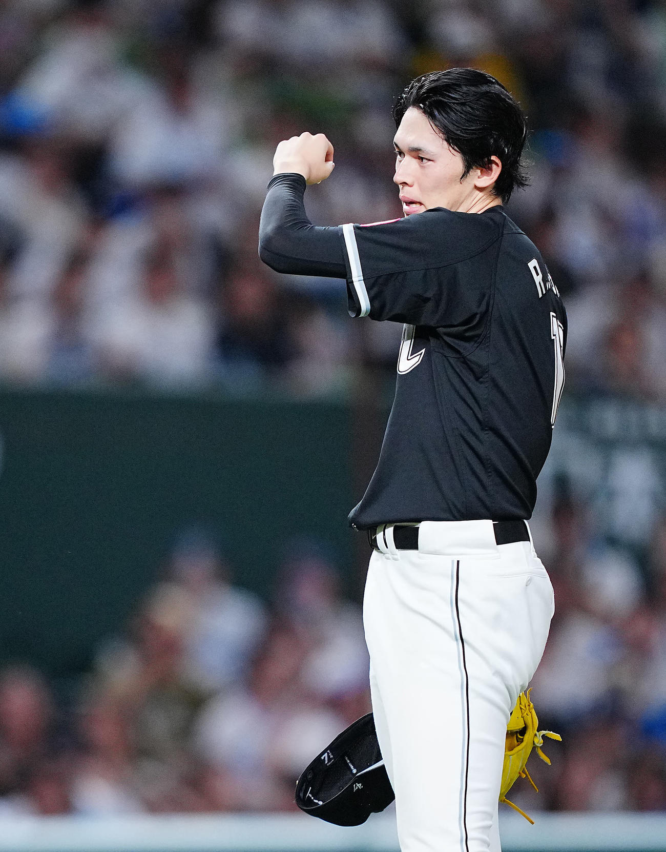 野村大の頭部に死球をあて厳しい表情の佐々木（2024年9月15日撮影）
