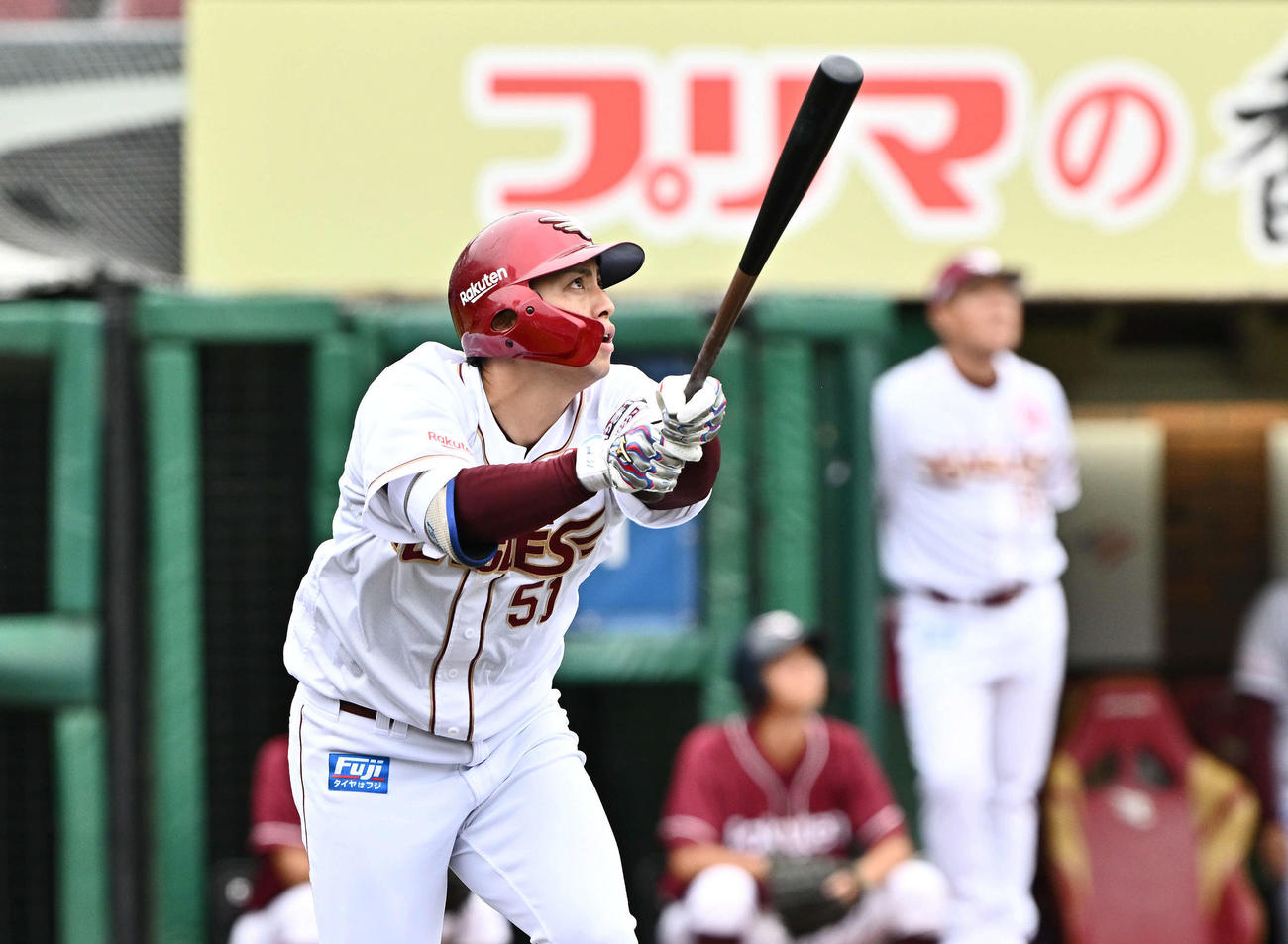 楽天対日本ハム　1回裏楽天無死、小郷は右中間へソロ本塁打を放つ（撮影・滝沢徹郎）