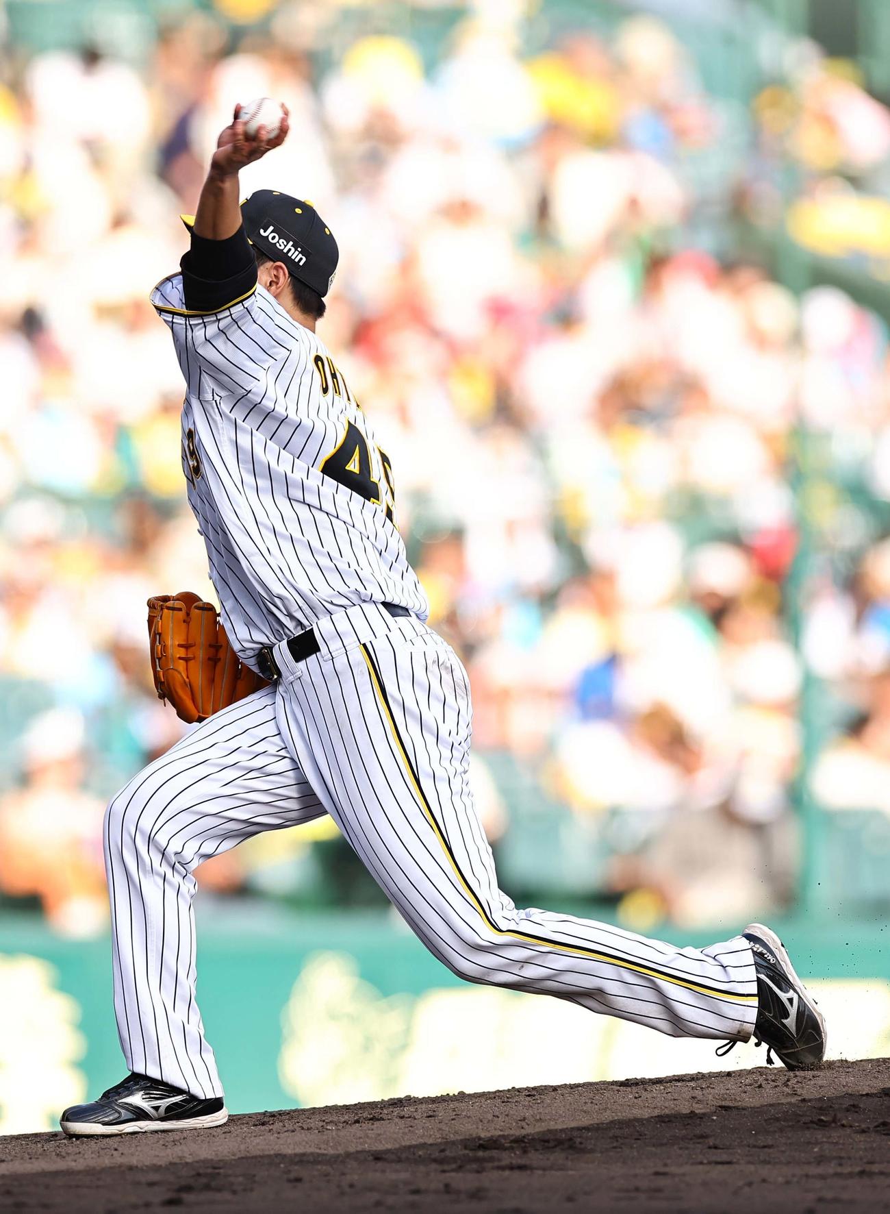 阪神対ヤクルト　6回、スローボールを投げる大竹（撮影・上田博志）