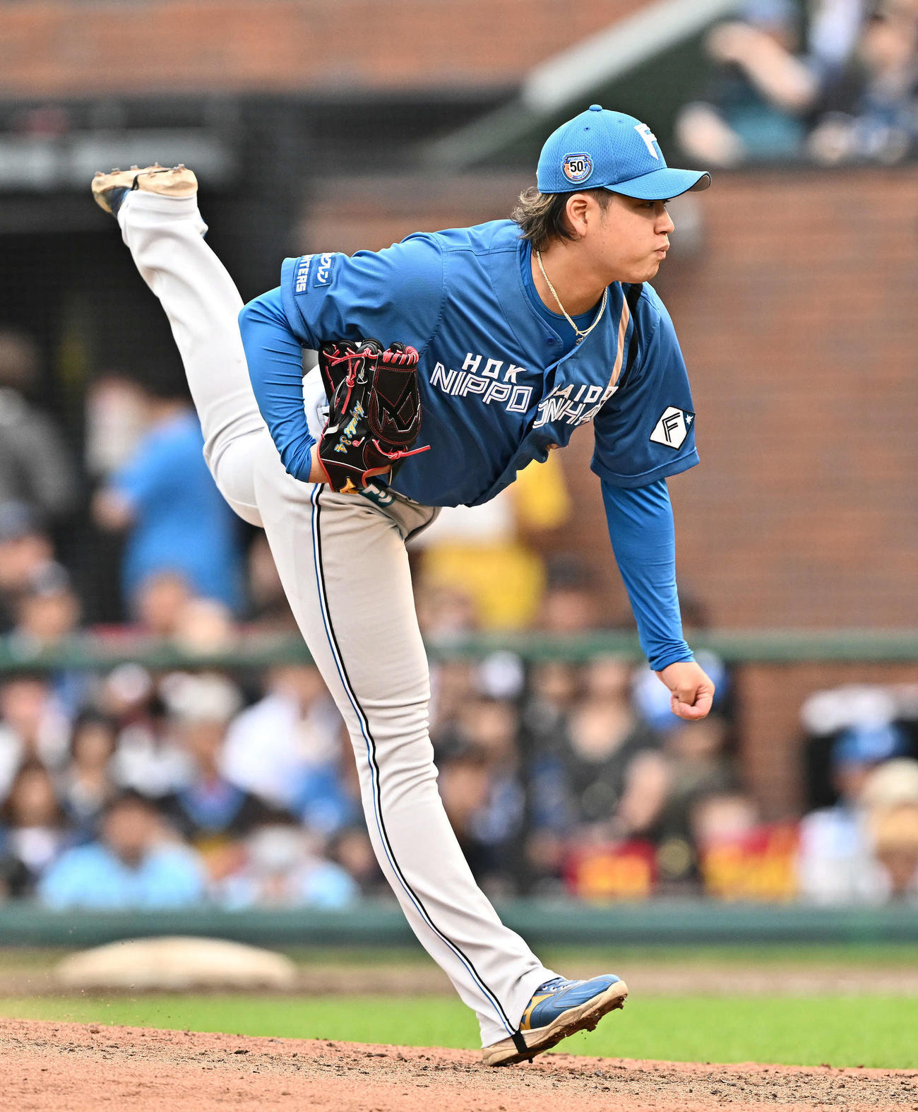 楽天対日本ハム　7回裏途中から日本ハム5番手で登板する堀（撮影・滝沢徹郎）