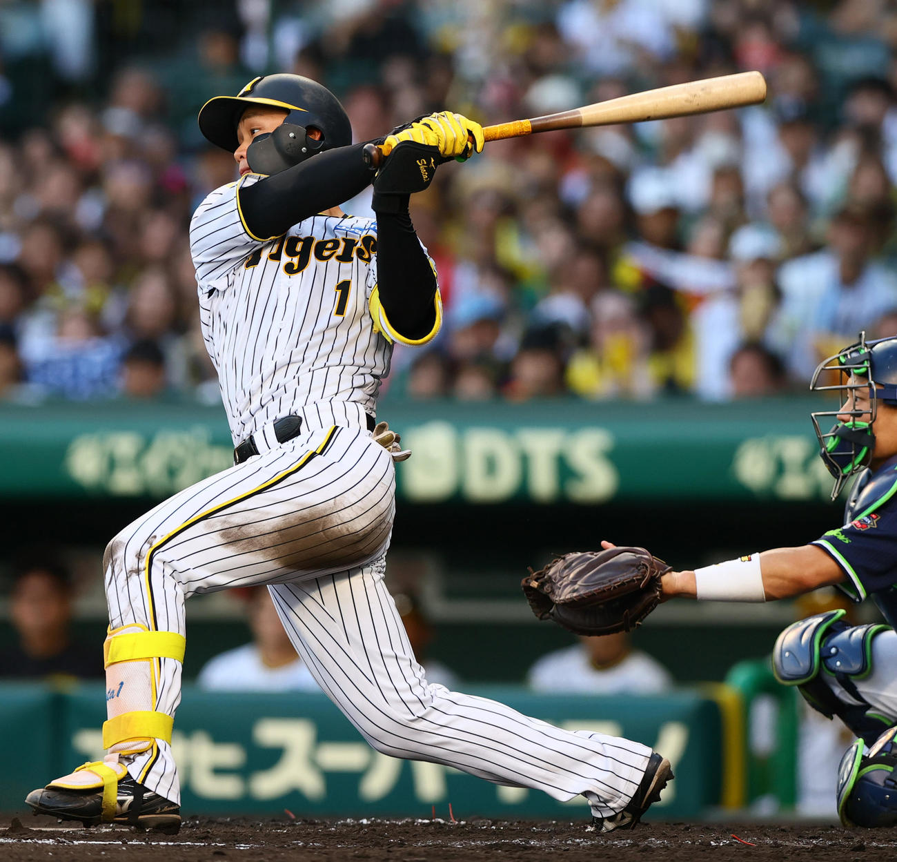 阪神対ヤクルト　7回裏阪神1死二塁、森下は中前適時打を放つ（撮影・上山淳一）