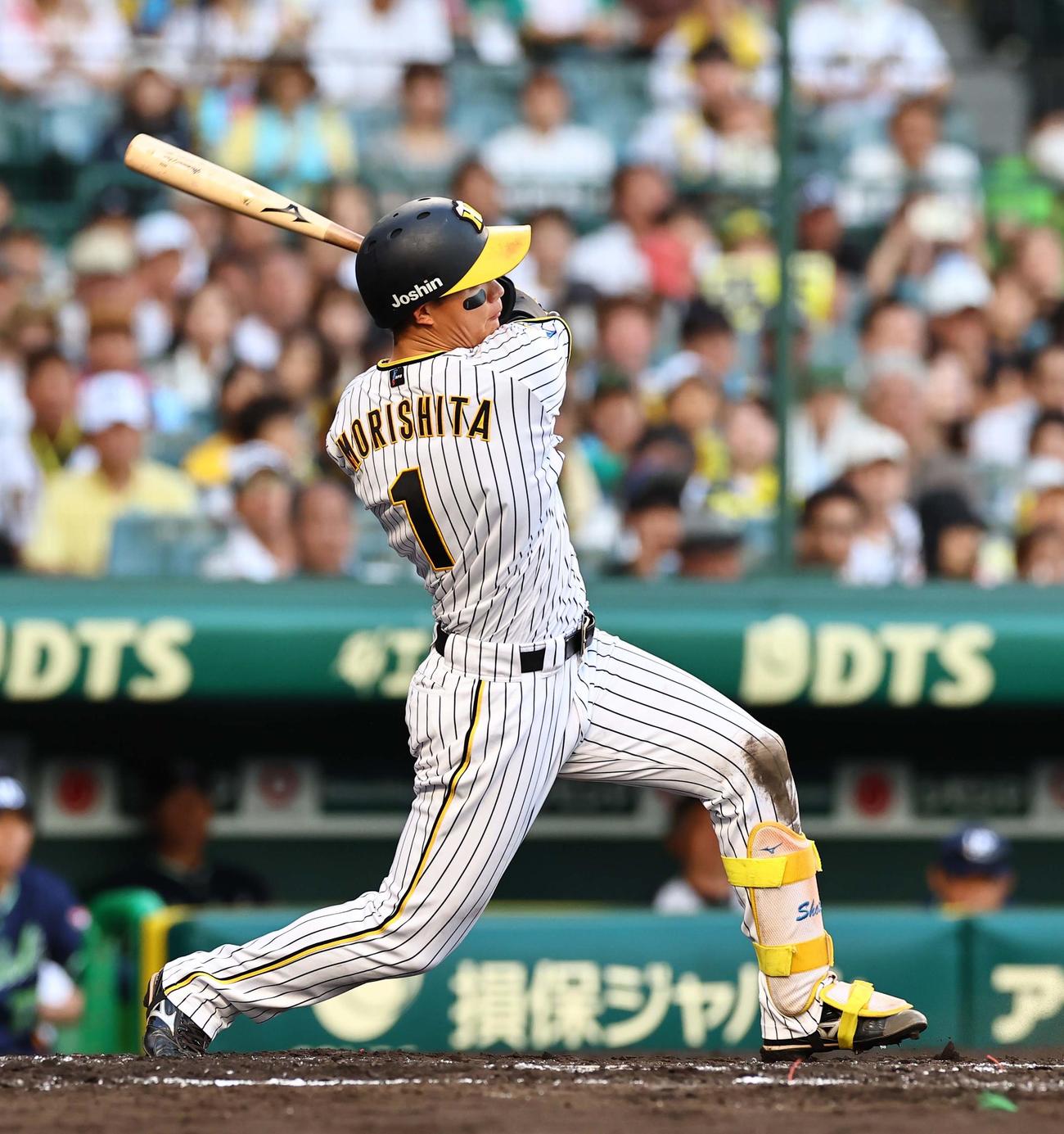 阪神対ヤクルト　7回裏阪神1死二塁、森下は中前に適時打を放つ（撮影・上田博志）