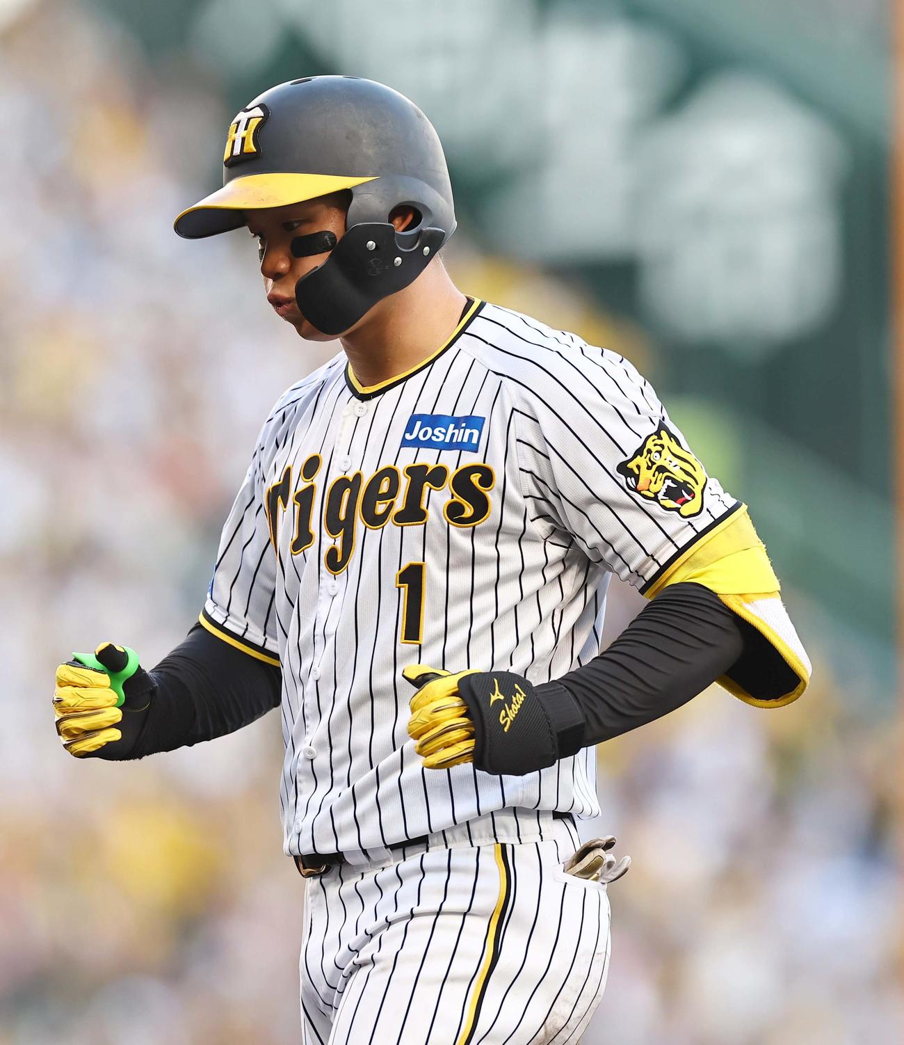 阪神対ヤクルト　7回裏阪神1死二塁、森下は中前に適時打を放つ（撮影・上田博志）