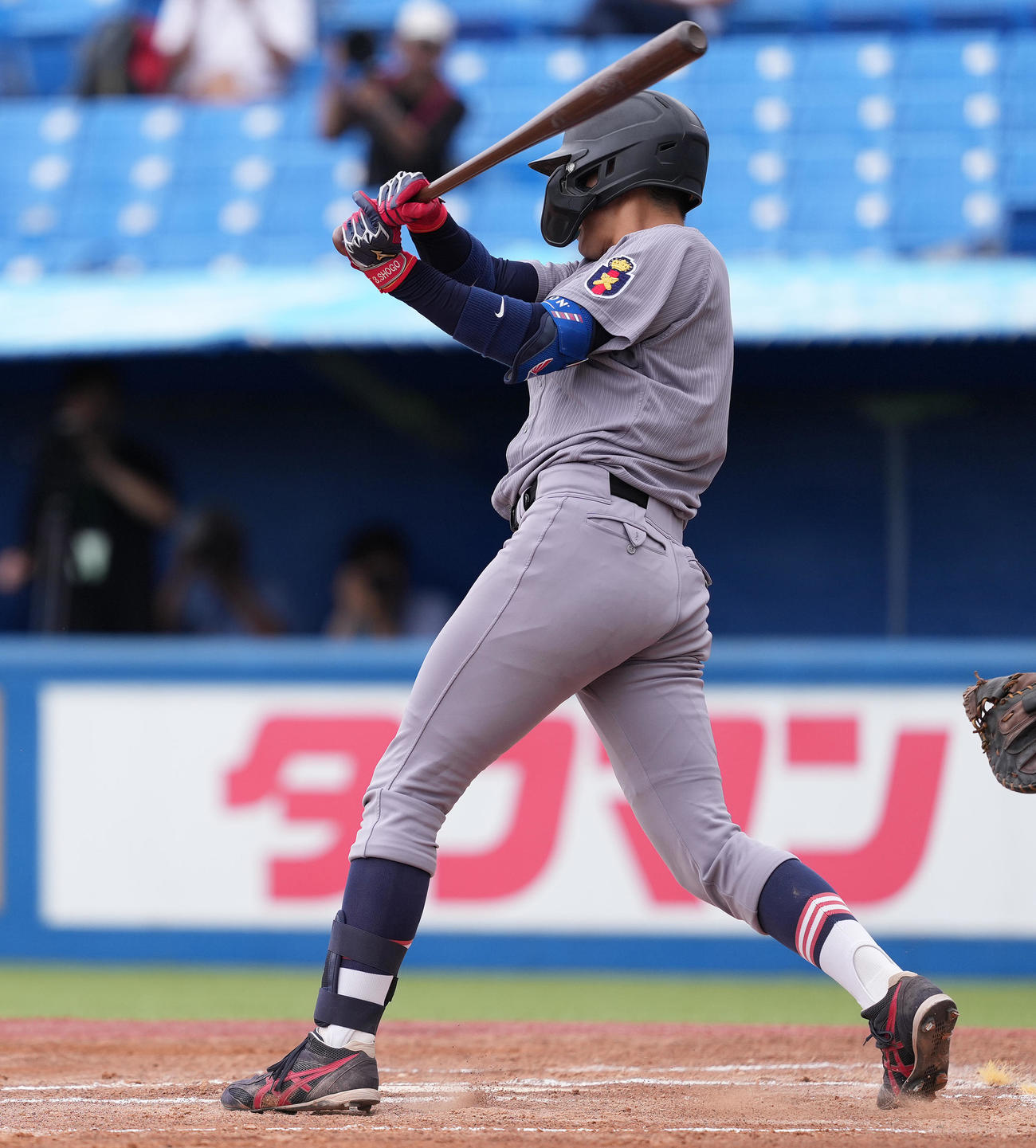 慶大対立大　1回表慶大2死三塁、二ゴロに倒れる清原（撮影・鈴木みどり）