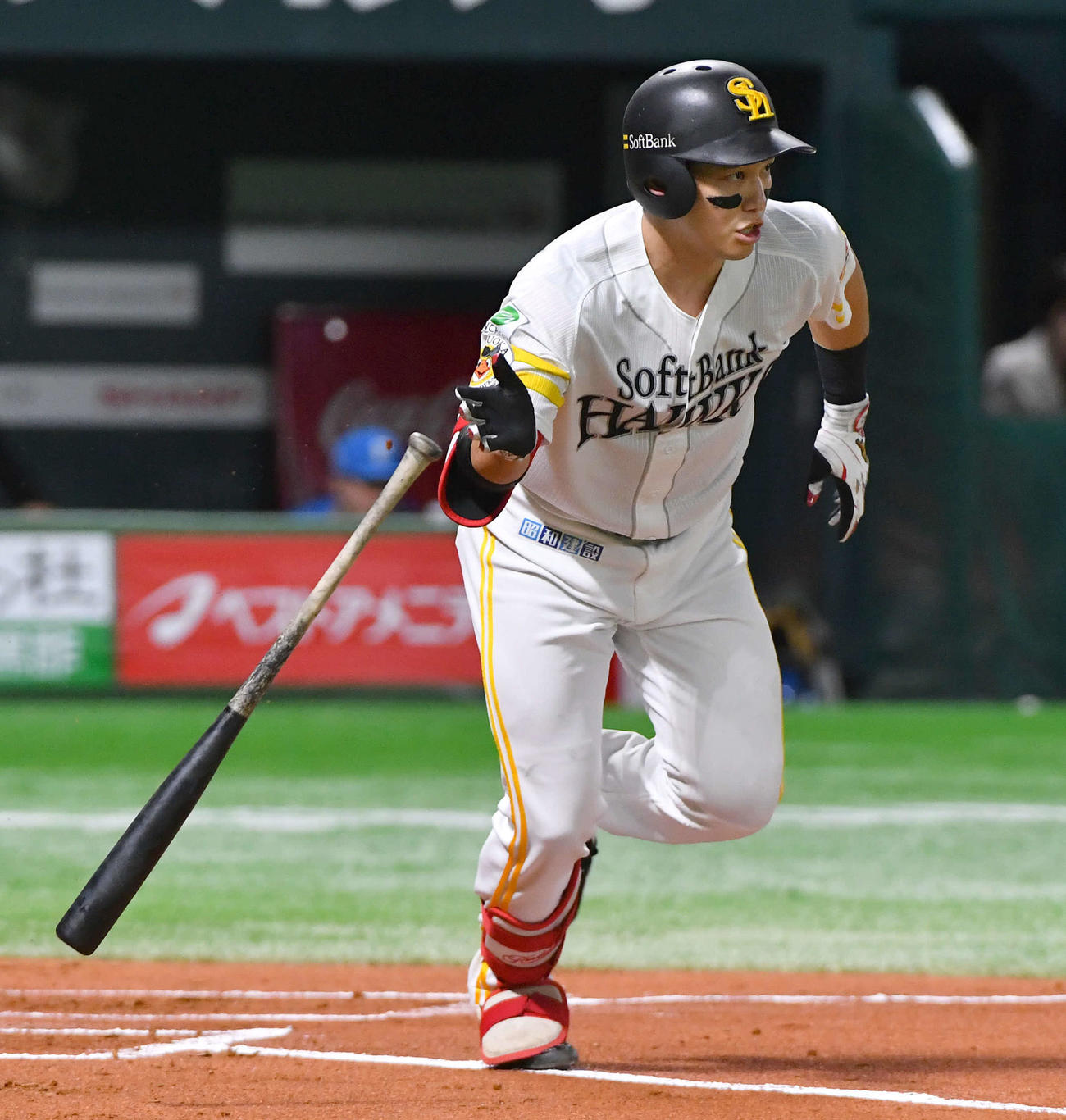 ソフトバンク対日本ハム　1回裏ソフトバンク1死三塁、栗原は先制の右前適時打を放つ（撮影・岩下翔太）