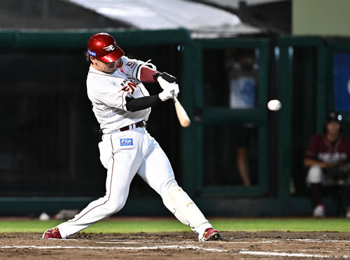 楽天】伊藤裕季也1軍初サヨナラ打でロッテに1差「気持ちで打った