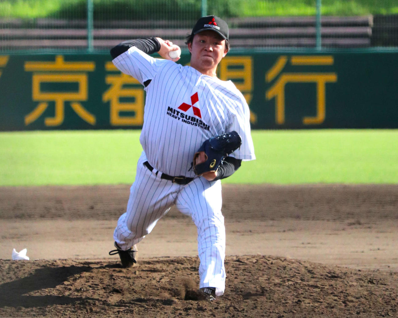 NTT西日本との代表決定戦　4番手で登板した、三菱重工Westの竹田（撮影・中島麗）