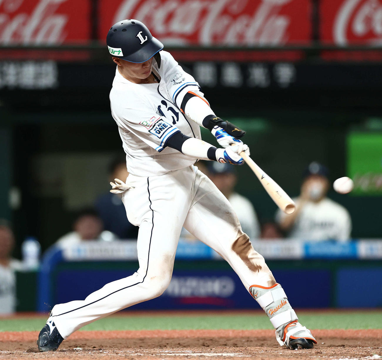 西武対オリックス　7回裏西武2死、左翼線に三塁打を放つ長谷川（撮影・河田真司）