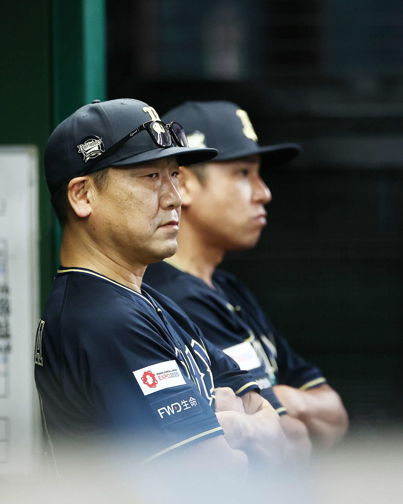 西武対オリックス　9回表、戦況を見守る中嶋監督（撮影・河田真司）