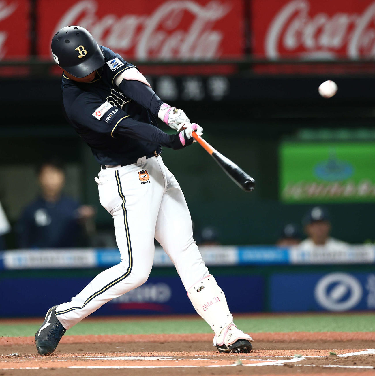 西武対オリックス　1回表オリックス1死三塁、右犠飛を放つ太田（撮影・河田真司）