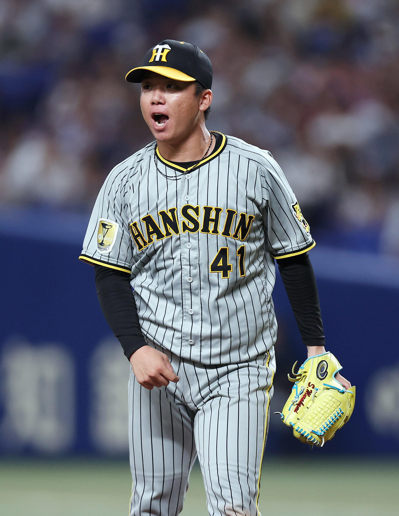中日対阪神　4回裏中日2死一、三塁、板山を空振り三振に仕留めた村上（撮影・前田充）