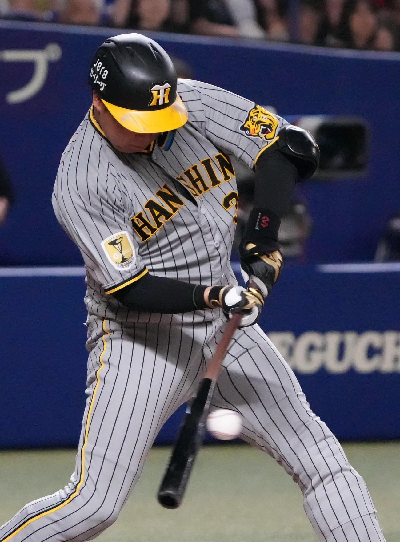中日対阪神　9回表阪神1死一、三塁、大山は右前適時打を放つ（撮影・森本幸一）