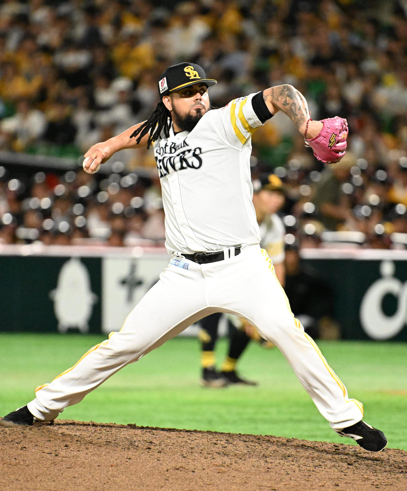 ソフトバンク対日本ハム　ソフトバンク三番投手・オスナ（撮影・林敢治）